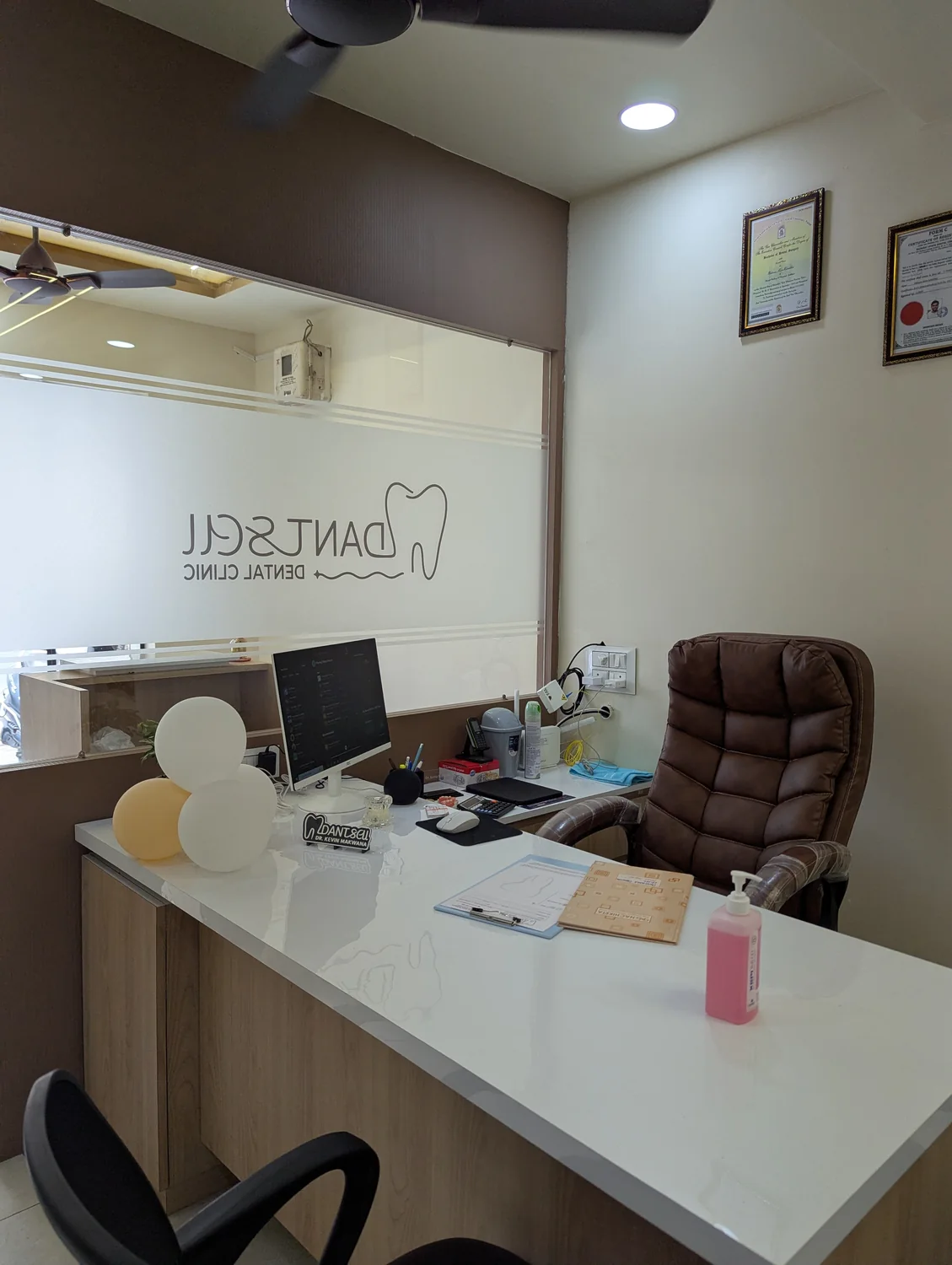 Clinic consultation desk